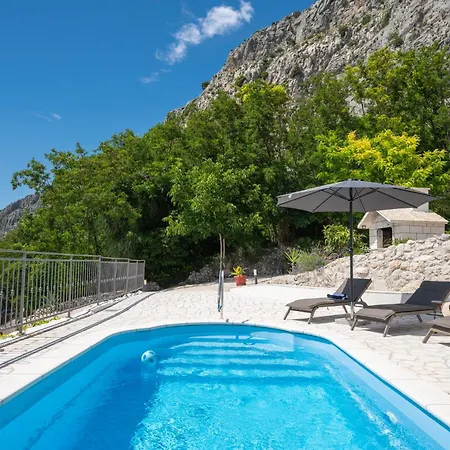 Ole Mediterranean Stone With Pool * Jesenice (Split-Dalmatia)